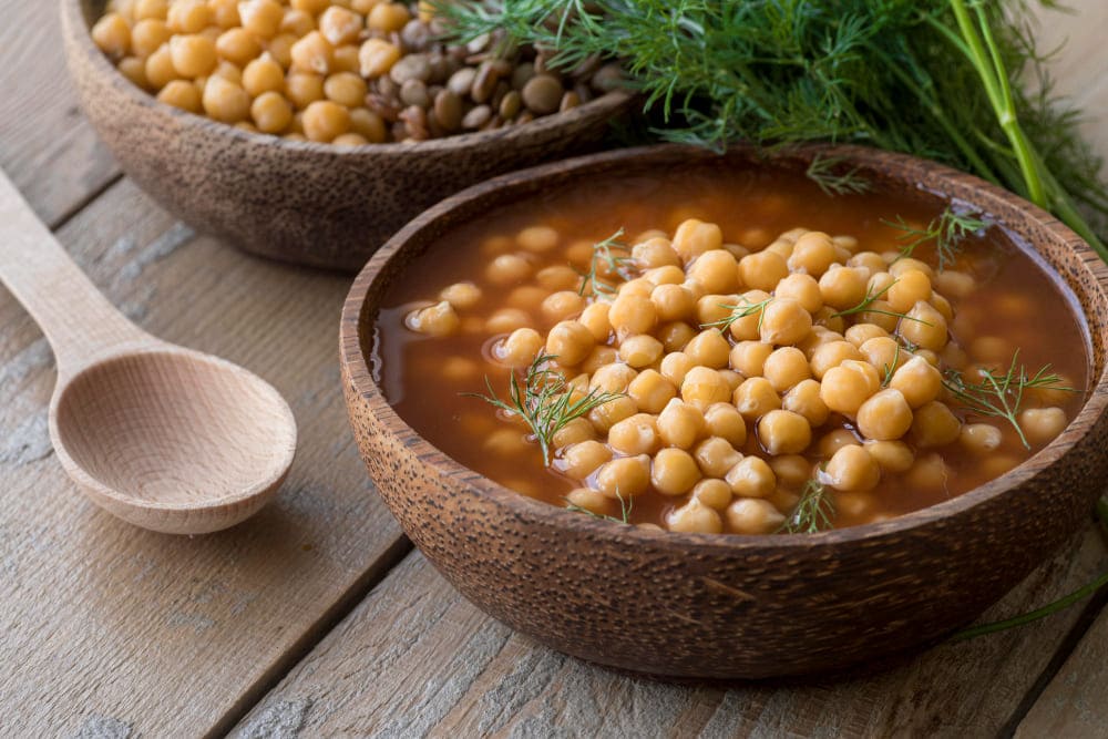 Plato de garbanzos.